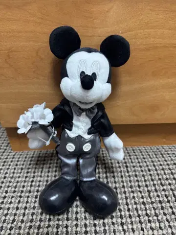 디즈니 원 맨즈 드림 포즈 플러시 흑백 미키 미사용