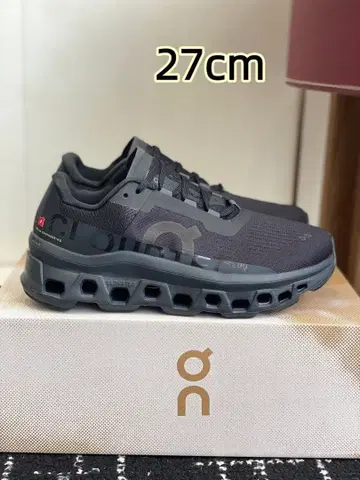 On Cloudstratus 블랙 27cm