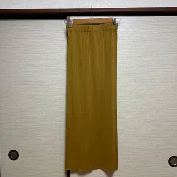 택 포함 미사용 새상품 ayane 리브 타이트 스커트 머스타드 38