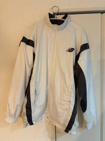 뉴발란스 나일론 자켓 화이트/블랙