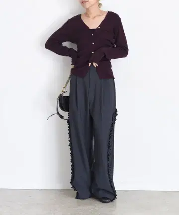 에이미 로우 아치 프릴 슬랙스 팬츠