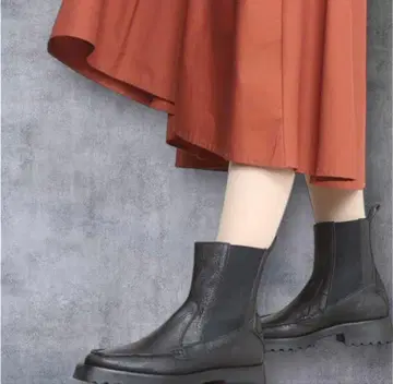 SAYA 사이드 고어 부츠 black