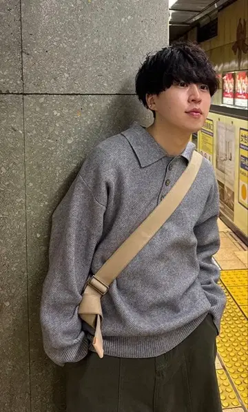 그레이 니트 피케 셔츠