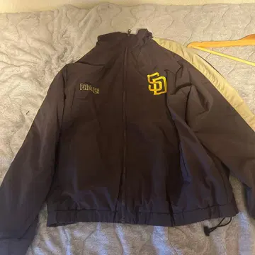 파드레스 나일론 자켓