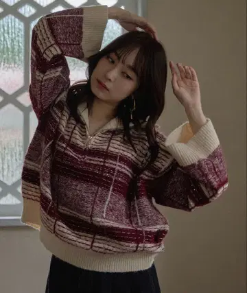 하프 지퍼 체크 니트