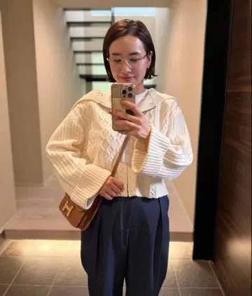 ohga 지퍼 칼라 니트 화이트