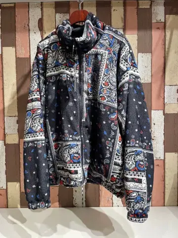 [스칼라] 153734: 랜덤 반다나 패턴 양면 플란넬 블루종