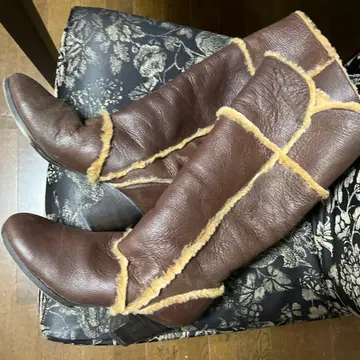 브라운 가죽 롱 부츠 무스탕