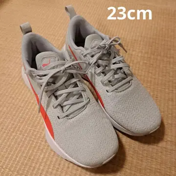 Puma 스니커즈 그레이/오렌지