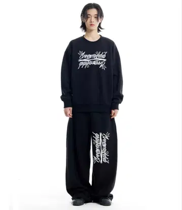 straykids felix 착용 맨투맨 L 블랙 MUSINSA