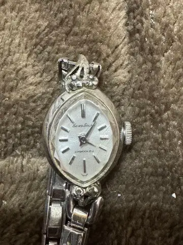 Seiko 수동 와인딩 시계 실버 타원형