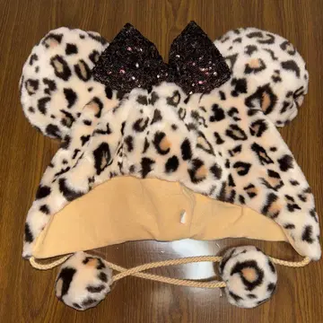 레오파드 무늬 퍼 귀도리 모자