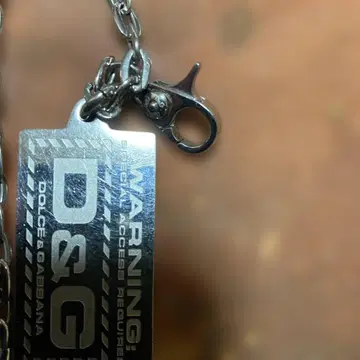 D&G 로고 플레이트 실버 목걸이