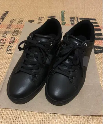 히미코 스니커즈