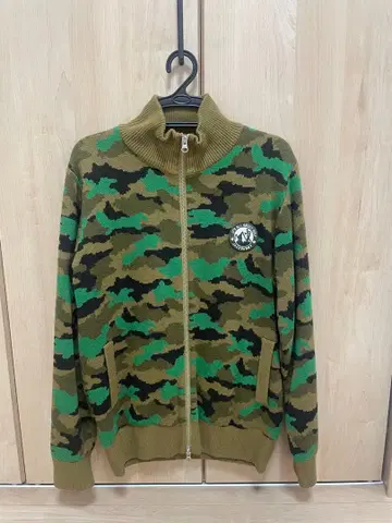 잭 버니 카모 패턴 집업 스웨터