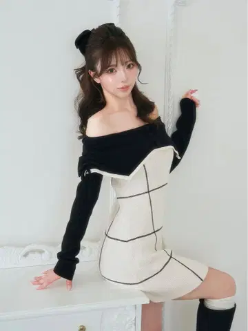 Darich 오프숄더 레이스업 리본 니트 미니 원피스