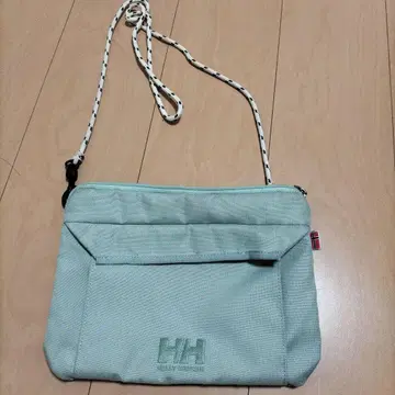 헬리 한센 민트 그린 숄더백 사코슈