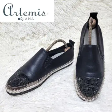 새상품급 아르테미스 바이 다이애나 발가락 큐빅 슬립온 23.5