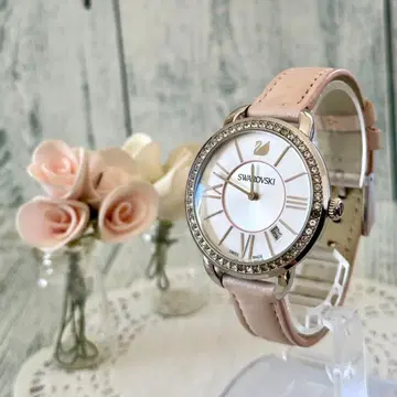 [ 레어 ] Swarovski 스와로브스키 손목시계 아이라 실버 화이트조