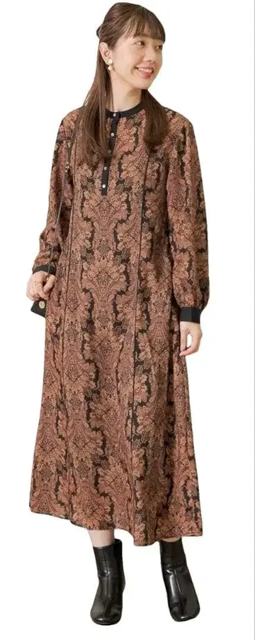 서니 라벨 어반 리서치 롱 원피스 다마스크 무늬