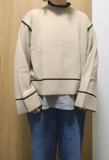 베이지 오버 사이즈 니트