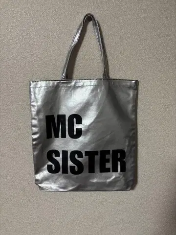 실버 토트백 (구매 희망 가격을 댓글로 알려주세요)