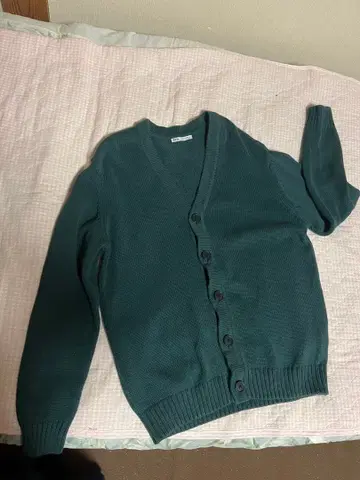 ZARA 다크 그린 V넥 가디건