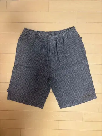 Piko 체크 무늬 그레이 숏팬츠