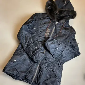 AVIREX 퍼 후드 블랙 다운 자켓 새상품급