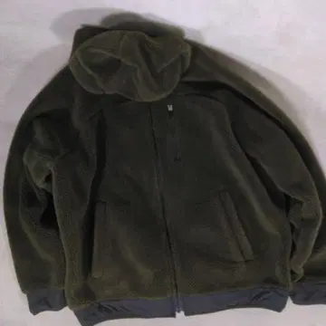 리버서블 올리브 그린 플리스 어 데이 인 더 라이프 후드 부착