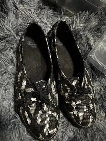 블랙 화이트 로퍼 US 7