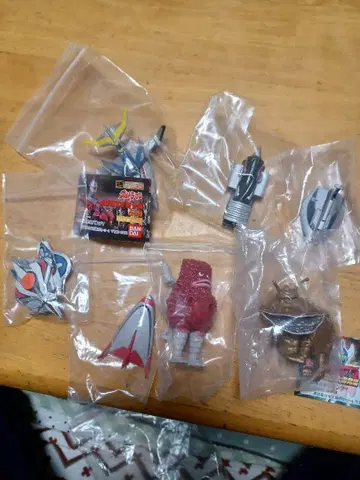 HG 울트라맨 카네곤, 피그몬 외