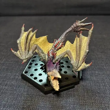 몬스터 헌터 몬헌 스탠다드 모델 이얀가루가 피규어