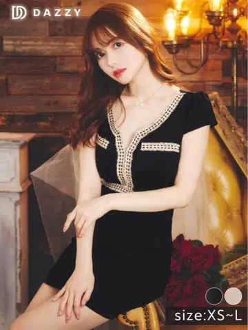 DAZZY 비쥬 장식 블랙 타이트 드레스 S 사이즈