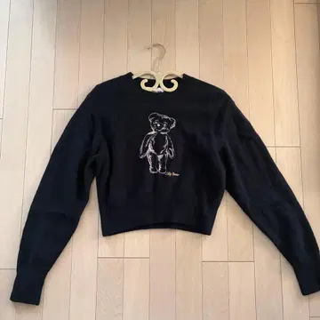 LILY BROWN 네이비 베어 프린트 스웨터