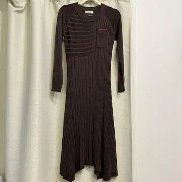 Avirex 브라운 니트 원피스