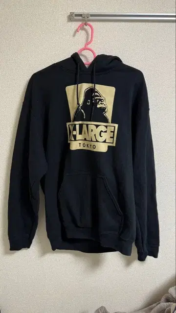 X-LARGE 블랙 후드 부착 맨투맨