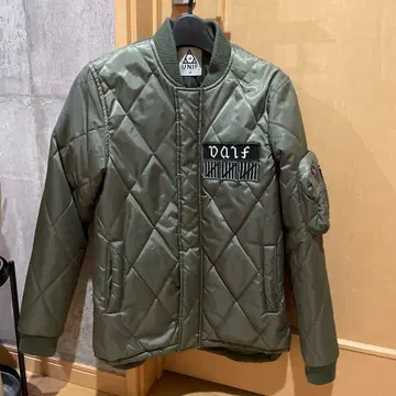 UNIF 올리브 그린 퀼팅 자켓