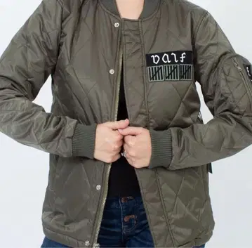 UNIF 올리브 그린 퀼팅 자켓
