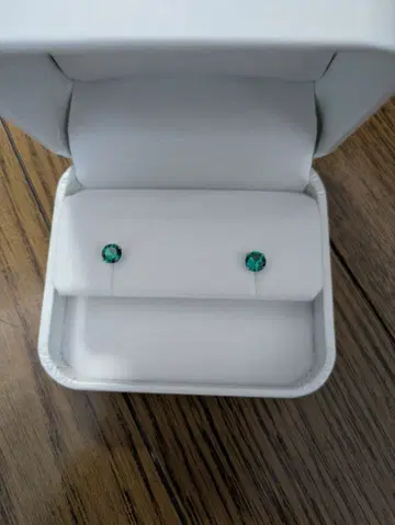 교세라 주얼리 클레상베일 에메랄드 귀걸이 (양쪽 귀용)