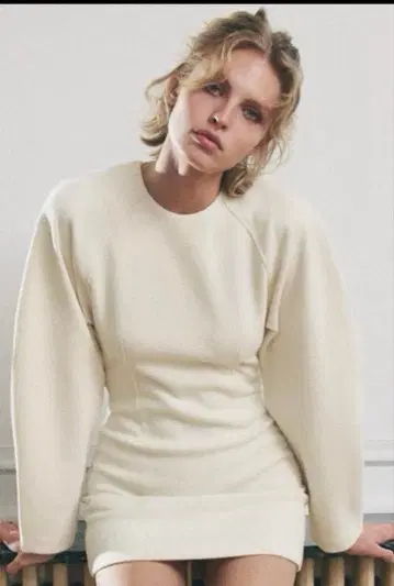 ZARA 완판템 화이트 긴팔 미니 원피스