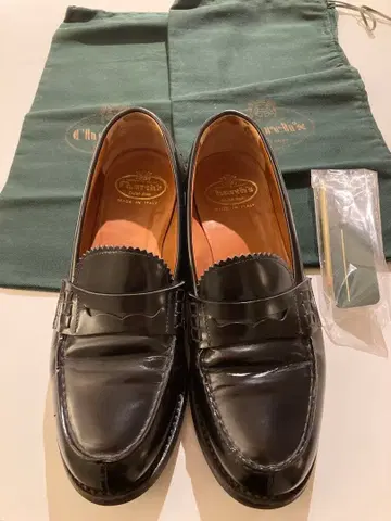 처치스 블랙 로퍼