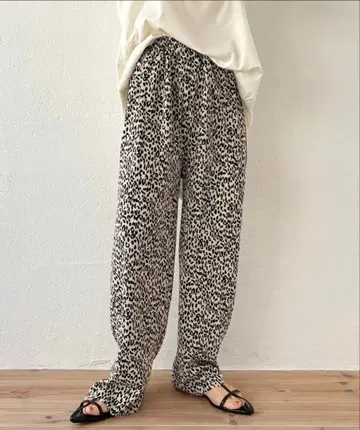 osaka leopard pleats pants / 레오파드 플리츠 팬츠