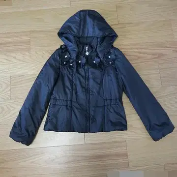 새상품급 밀라 쇤 꽃 비쥬 후드 부착 패딩 자켓 블랙 size 40