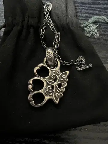 Gabor 너클 펜던트