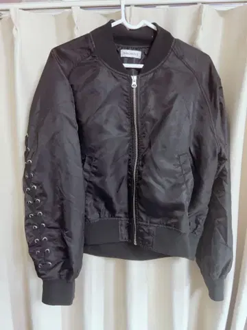 헤이세이 레트로 블랙 리본 포함 MA-1 자켓 레이스업 디자인