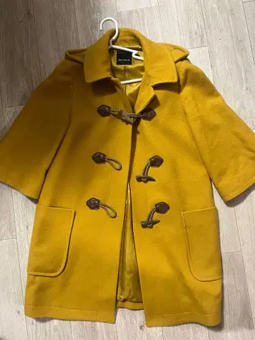 배너 바렛 더플 코트 머스타드