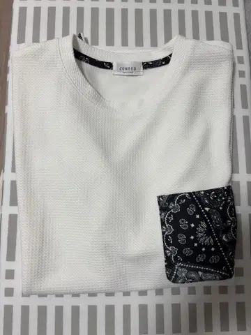 준레드 도쿄 화이트 메쉬 티셔츠 반다나 포켓 부착