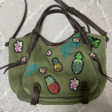 Desigual 자수 디자인 숄더백