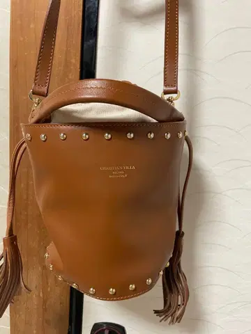 CHRISTIAN VILLA 브라운 숄더백